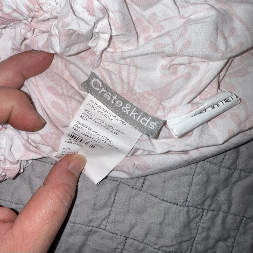 Crate & Barrel Kids Fitted Crib Sheet